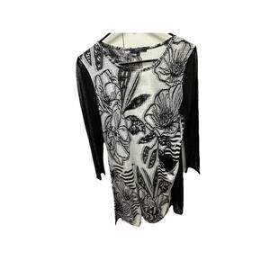 CATIVA Women’s Black & White Floral Design Asymmetrical Sheer Sleeves Size Small